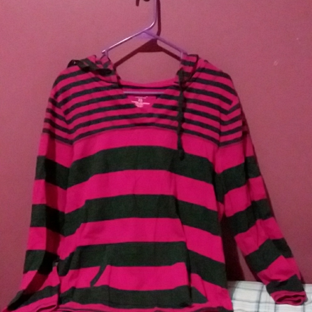 Women's pull over hoody shirt